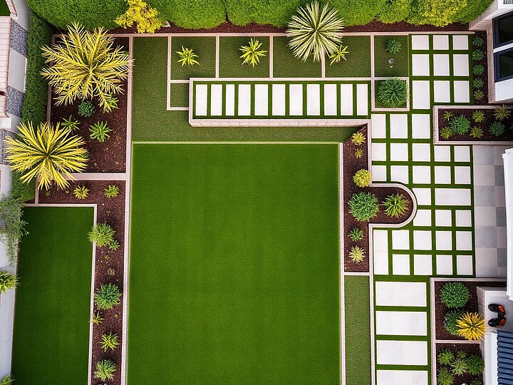 Lindenallee am Schlosspark